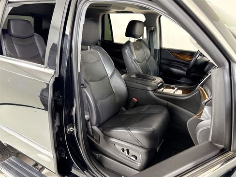 Used 2018 Cadillac Escalade Premium Luxury image 30