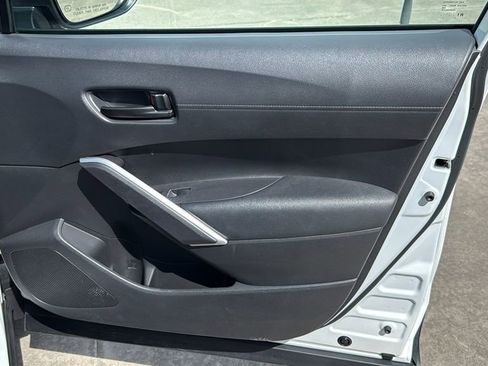 Used 2024 Toyota Corolla Cross LE AWD/4WD image 32