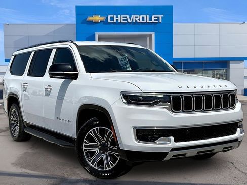 Used 2024 Jeep Wagoneer L Series II RWD image 10
