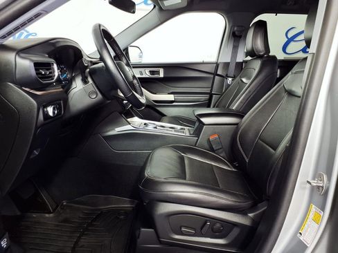 Used 2023 Ford Explorer Limited w/ Equipment Group 301A RWD image 7