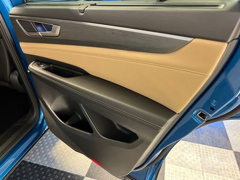 Used 2024 Volkswagen Atlas Cross Sport SE image 14