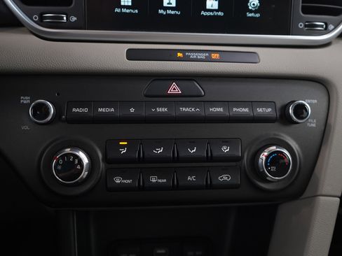 Used 2020 Kia Sportage LX image 22