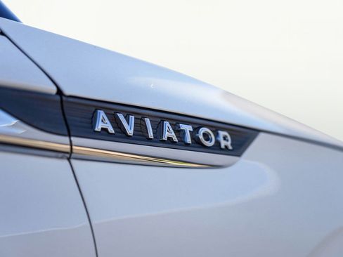 Used 2022 Lincoln Aviator Reserve w/ Equipment Group 201A image 13