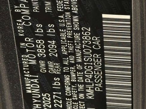 Used 2025 Hyundai Elantra Limited w/ Cargo Package FWD image 41