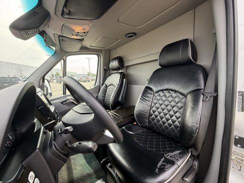 Used 2016 Mercedes-Benz Sprinter 3500 image 34
