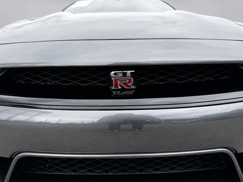 Used 2013 Nissan GT-R Premium image 13