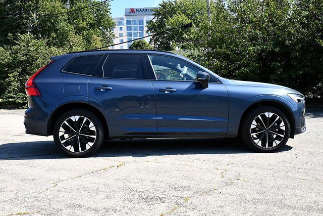 Used 2026 Volvo XC60 B5 Plus AWD/4WD image 8