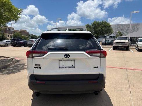 Used 2025 Toyota RAV4 XLE w/ Convenience Package FWD image 6