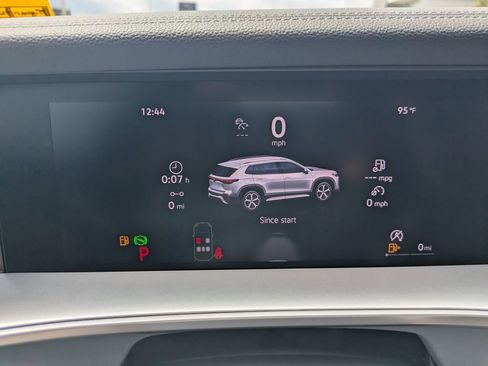 New 2026 Volkswagen Tiguan SE R-Line FWD image 29