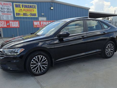 Used 2020 Volkswagen Jetta SE image 1