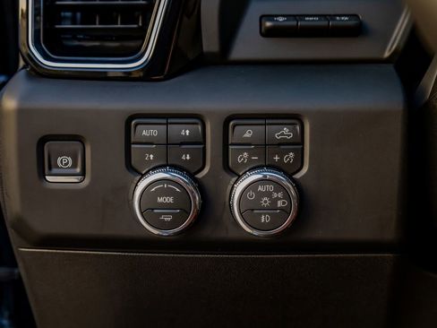 Used 2026 GMC Sierra 3500 Denali Ultimate image 22