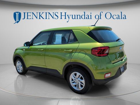 Certified 2023 Hyundai Venue SE FWD image 5