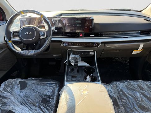 New 2026 Kia Carnival FWD image 13