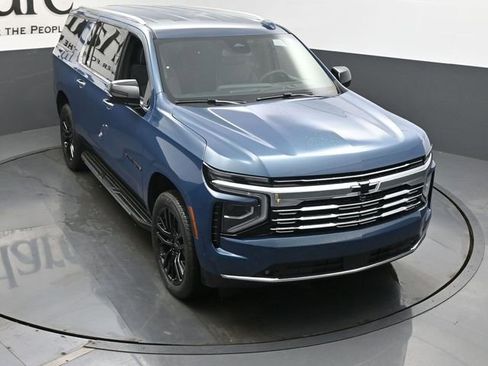 New 2025 Chevrolet Suburban Premier image 26