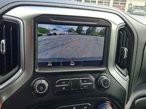 Used 2021 Chevrolet Silverado 1500 LT Trail Boss w/ Convenience Package II AWD/4WD image 19