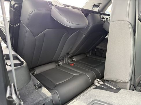 New 2025 Audi Q7 3.0T Prestige image 16