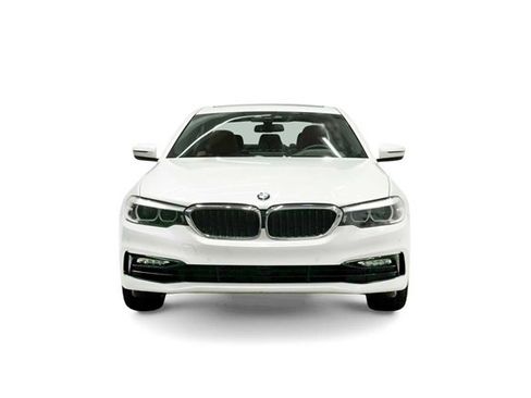 Used 2020 BMW 530i w/ Convenience Package image 3