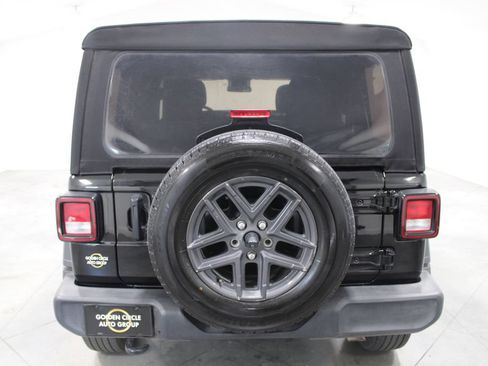 Used 2024 Jeep Wrangler Unlimited Sport AWD/4WD image 8