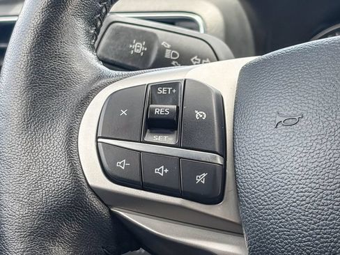 Used 2022 Ford Explorer XLT w/ Equipment Group 202A AWD/4WD image 20