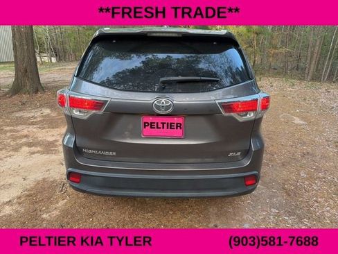 Used 2016 Toyota Highlander XLE image 11