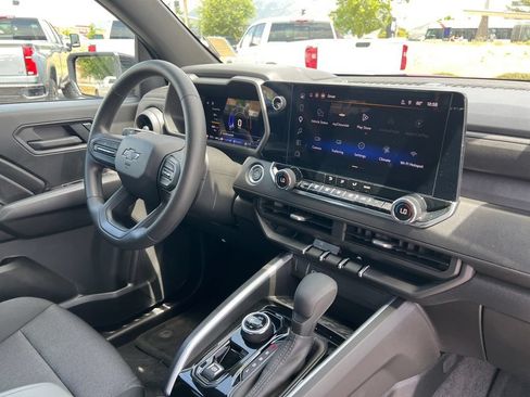 Used 2026 Chevrolet Colorado Trail Boss AWD/4WD image 17