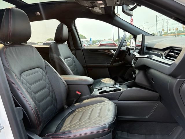 Used 2024 Ford Escape ST-Line Elite w/ Premium Technology Package AWD/4WD image 10