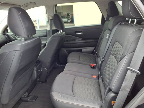 Used 2022 Nissan Pathfinder SV AWD/4WD image 26