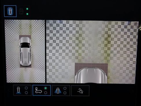 Used 2024 GMC Acadia Denali image 18