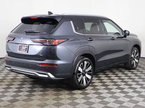 Used 2025 Mitsubishi Outlander SEL AWD/4WD image 15