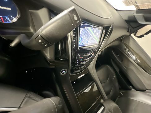 Used 2019 Cadillac Escalade Platinum RWD image 25