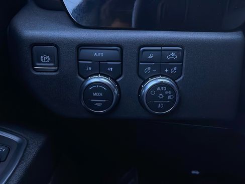 Used 2024 GMC Sierra 1500 SLT AWD/4WD image 20