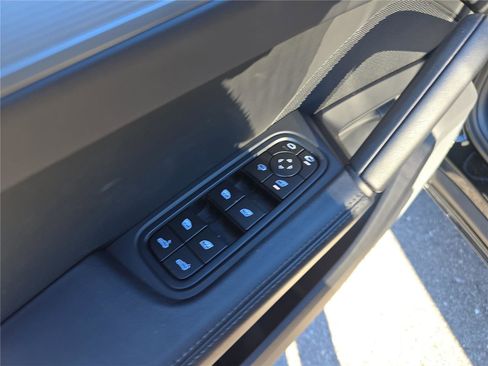 Used 2024 Porsche Cayenne image 20