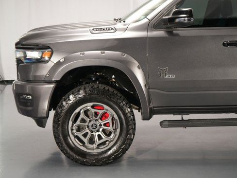 Used 2025 RAM 1500 Big Horn AWD/4WD image 3