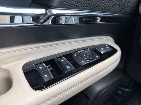 New 2026 Lincoln Corsair Premiere image 17