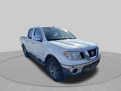Used 2019 Nissan Frontier SL AWD/4WD image 3