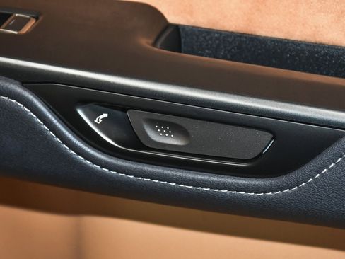 Used 2023 Lexus RZ 450e Premium image 17