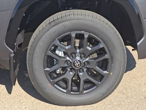 New 2026 Toyota Tundra Platinum AWD/4WD image 31