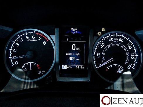 Used 2022 Toyota Tacoma SR5 RWD image 17