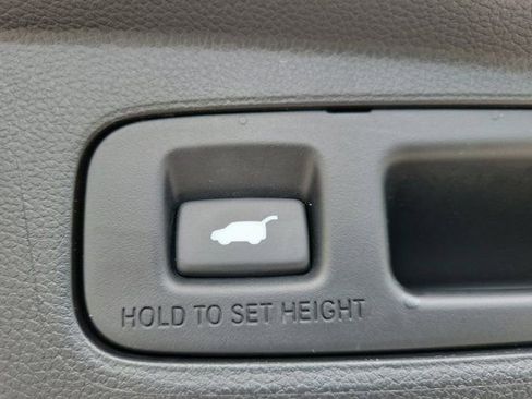 Used 2023 Honda CR-V EX-L image 9