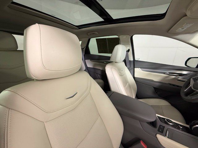 Used 2024 Cadillac XT5 Premium Luxury FWD image 31