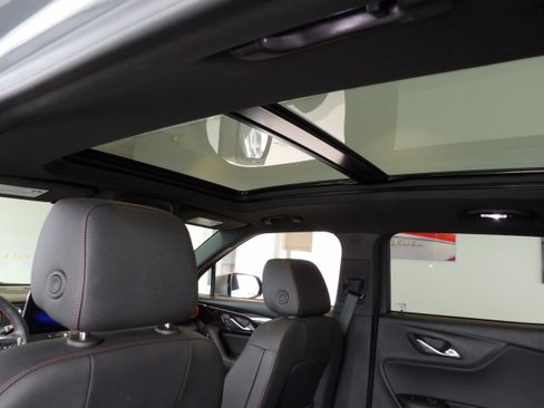 Used 2021 Chevrolet Equinox LT image 18