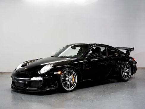 Used 2010 Porsche 911 GT3 RWD image 6