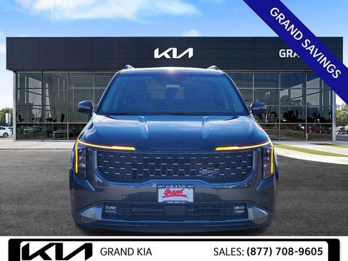 New 2025 Kia Carnival SX image 3