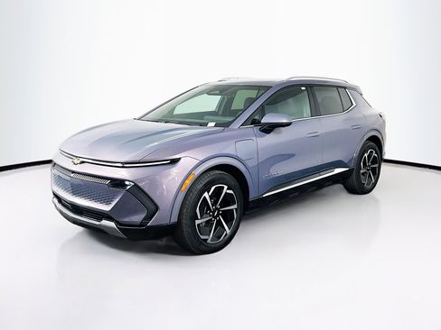 Used 2024 Chevrolet Equinox EV LT image 3