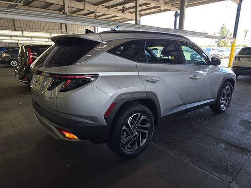 Used 2025 Hyundai Tucson Limited AWD/4WD image 4