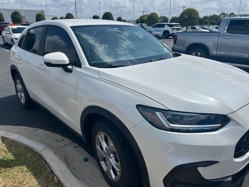 Used 2024 Honda HR-V LX image 3