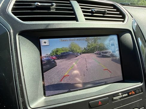 Used 2019 Ford Explorer XLT w/ Equipment Group 202A AWD/4WD image 32