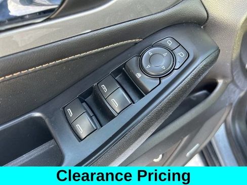 Used 2021 Chevrolet Traverse RS AWD/4WD image 12