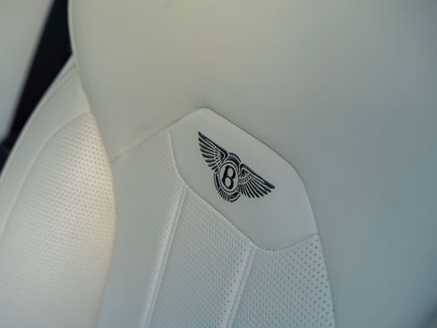 Used 2023 Bentley Bentayga Extended Wheelbase image 23