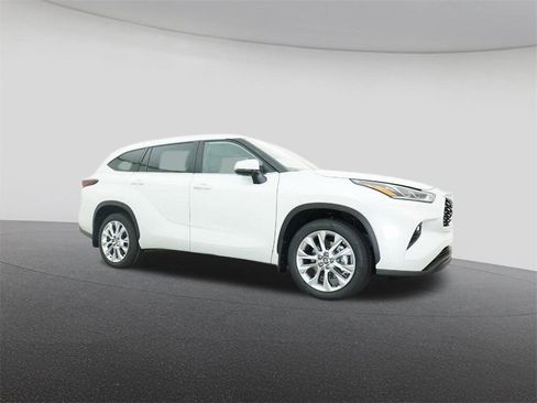 New 2026 Toyota Highlander Limited image 28